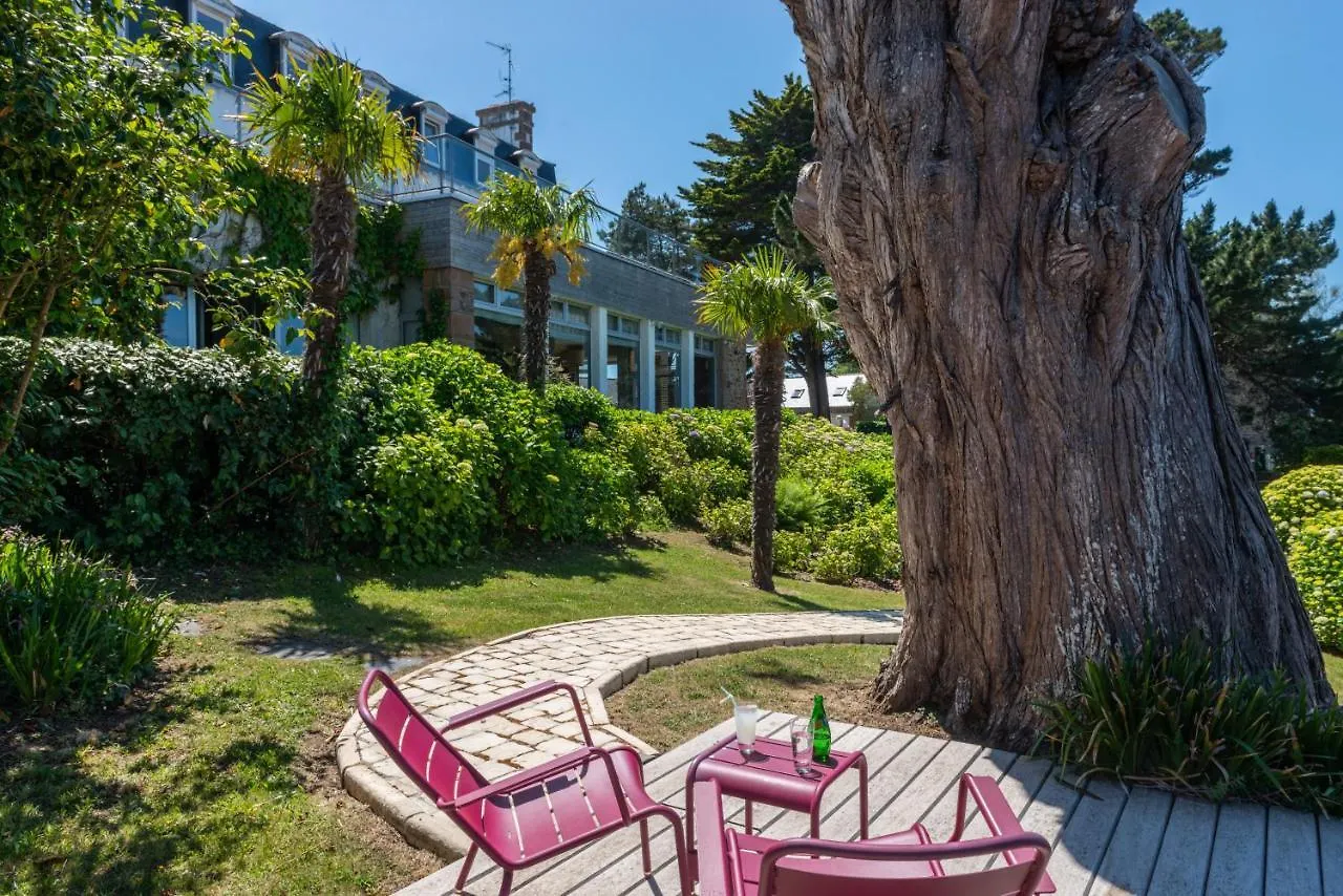 Hotel Les Costans, The Originals Relais Perros-Guirec 3*,
